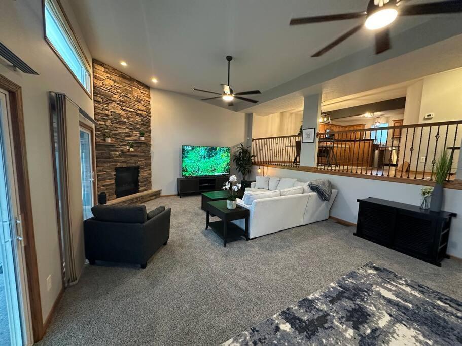 Inviting 3 Bed 2.5 Bath Townhome In Wadsworth Exteriör bild